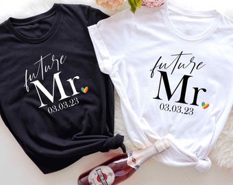 Camisa LGBTQ Future Mr EST, camiseta arco iris con fecha personalizada del orgullo de la boda gay, decoración de despedida de soltero gay, regalo de compromiso de dos novios, camiseta de recién casados gay