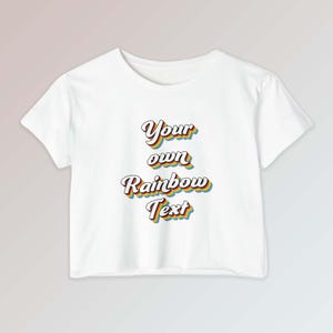 Top corto con testo arcobaleno LGBTQ, maglietta con stampa personalizzata gay, abbigliamento Pride, maglietta lesbica, top corto Personelize Box per la parata del mese dell'orgoglio queer