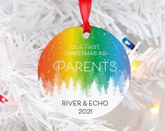 Ornamento arcobaleno per i genitori del primo Natale LGBTQ, regalo per genitori non binari, regalo di Natale per mamma papà Enby, ornamento per albero genealogico neutro rispetto al genere non binario
