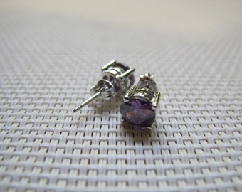 925 Sterling Silver Round Cut Earrings with Amethyst Stone SSE2