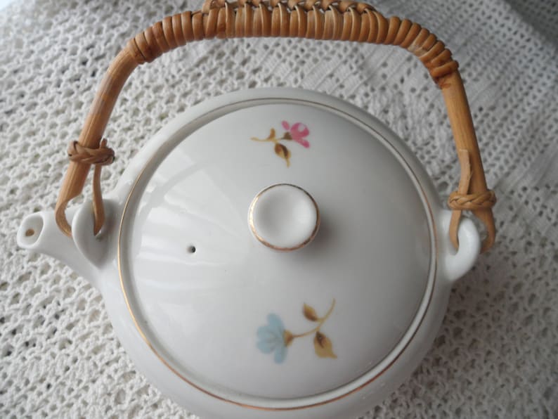 Vintage Japanese Tea Pot Seyei Fine China Pink SpringSummer Flowers