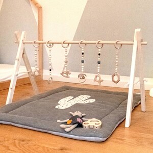 Portique Eveil Bebe Bois Vert Et Mobiles Suspendus Made In Etsy