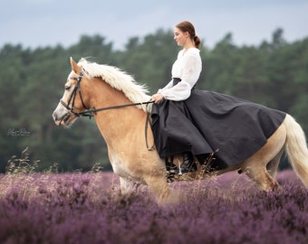 Riding skirt with wrap waistband made of softshell