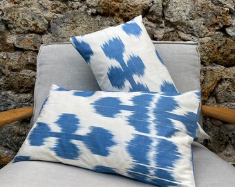 Decorative cushion in blue Byzance printed cotton