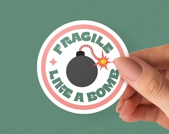 Empowering sticker kwetsbaar als een bom leuke sticker cadeau voor haar feministische sticker cadeau voor vrouwen dag sticker voor laptop KissCut vinyl stickers