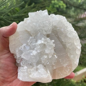 Stunning Formation of Quartz on Calcite.