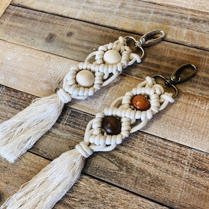 Macrame Keychain // Boho Keychain // Macrame Wristlet