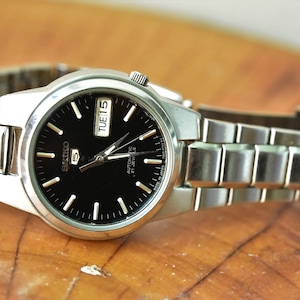 Serviced Vintage Rare Beautiful Seiko 5 Automatic Watch, Japan 7S26 movement thick heavy Seiko bracelet  full working condition