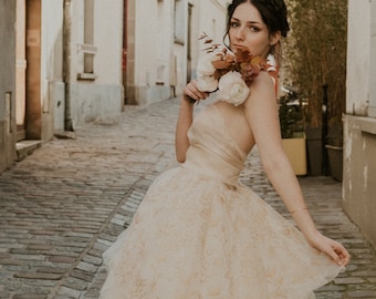 Jupe de mariée tulle et organza peint à la main de motifs dorés, fait en France,