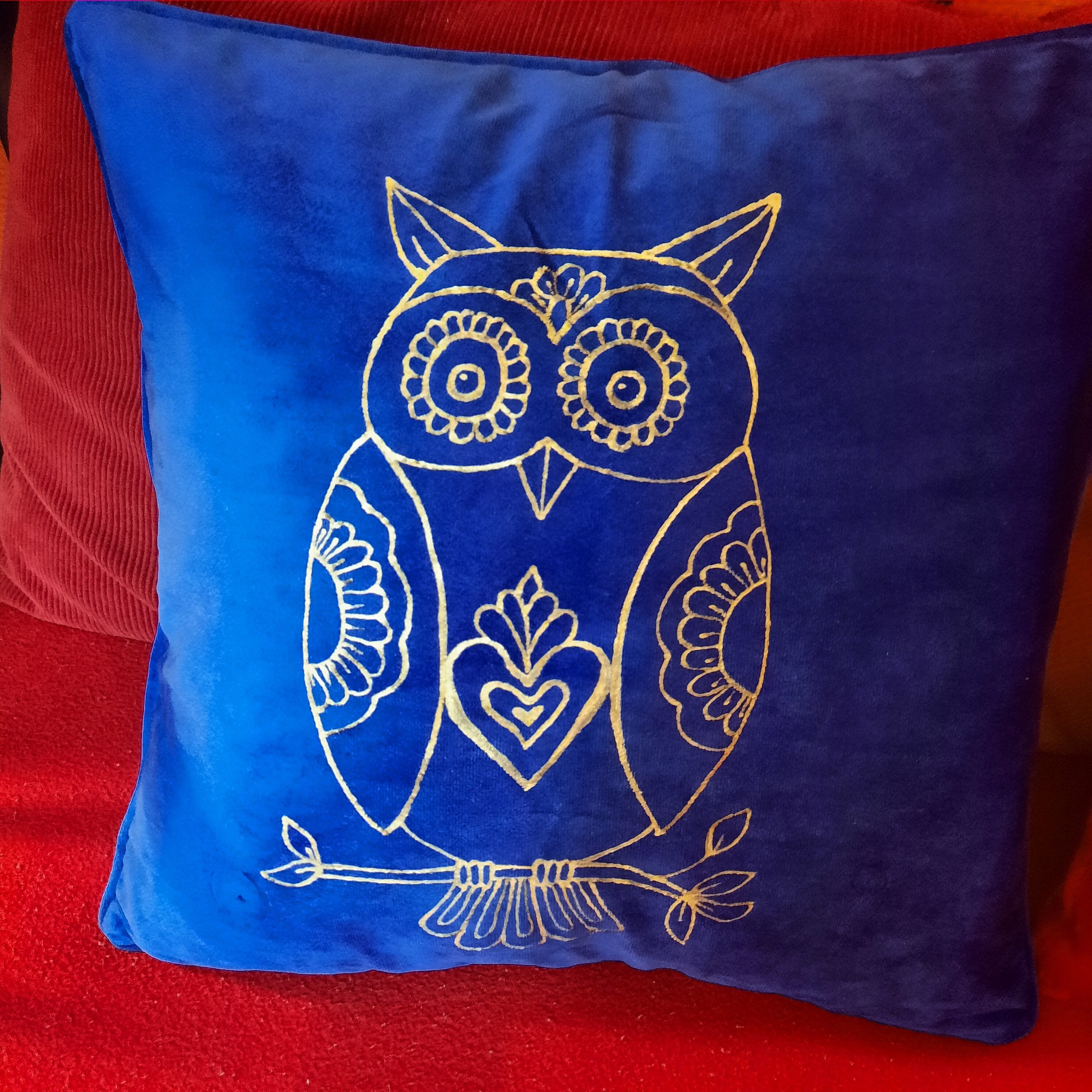 Coussin Décoratif Bleu Motif Hibou Doré, Peint à La Main, Personnalisé, Fait en France