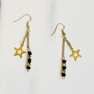 Star beaded dangle earrings, gold star chain earrings, elegant star earrings, boho star earrings, patriotic earrings, gifts for her