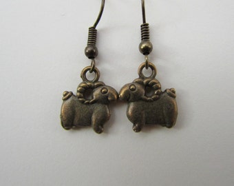 Pendientes de bronce antiguo Ram