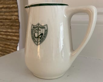 Kleine witte creamer.  Vintage is 3,5 inch hoog.