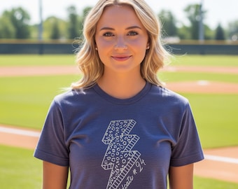 Maglietta da baseball personalizzata con stampa leopardata e fulmine: la tua squadra, il tuo numero! - Maglietta per mamme di baseball - Oltre 75 colori di magliette!