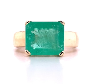 Vintage 18k Yellow Gold East West Emerald Cut 4 Prongs Emerald Solitaire Ring