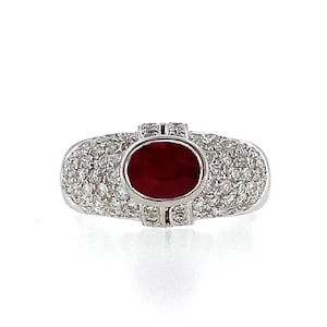 Le Vian 14k gouden East West ovale robijn en ronde effen diamanten statement bandring