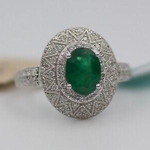 Effy 14k White Gold Oval Emerald Surrounded by Round Diamonds Ring Size 7.25