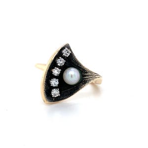 Vintage 14k Yellow Gold Round Pearl and Diamond Statement Ring Size 3.5