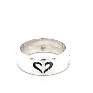 James Avery gepensioneerde sterlingzilveren brede bandring met liefde en hart