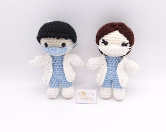 Doctor Felton & Doctor Pippa- Crochet Amiguruimi Doll Pattern PDF