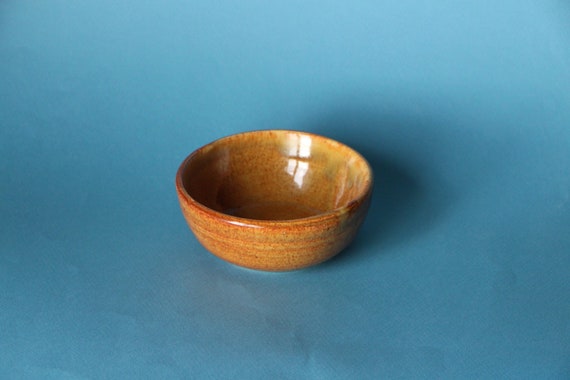 A brown bowl