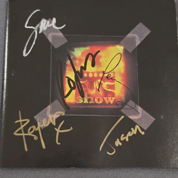 THE CURE サイン入りCD ザ・キュアー、新曲2曲のライヴ・ヴァージョン