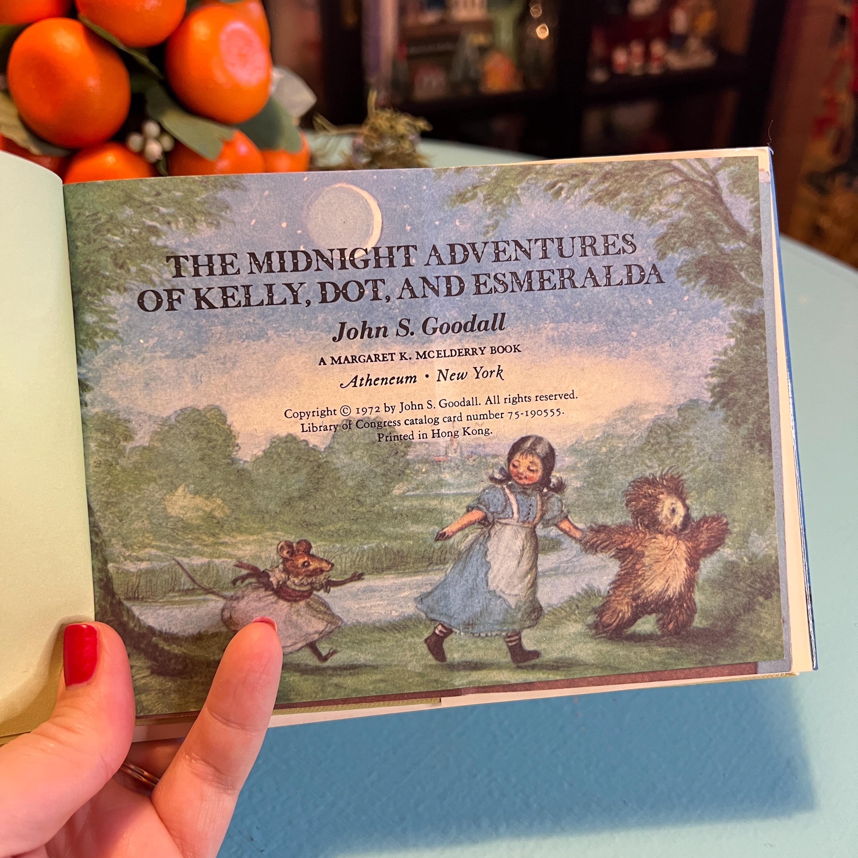 絵本・児童書 The Midnight Adventures of Kelly, Dot, The MIDNIGHT ADVENTURES OF KELLY, DOT, AND ESMERALDA
