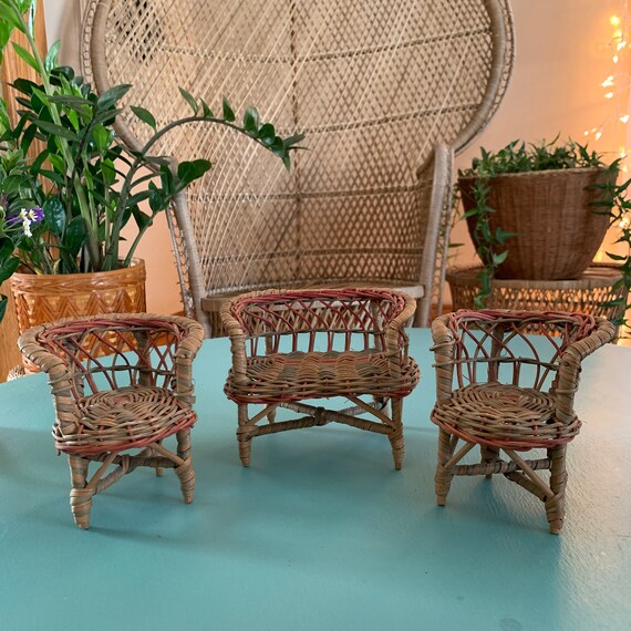 mini wicker chair