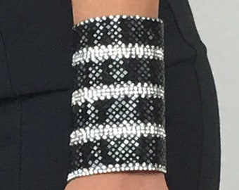 Geometric black & white crystal bracelet, Bling cuff bracelet, Statement jewelry-Handmade beaded bracelet-Bracelet femme-Bling bracelet