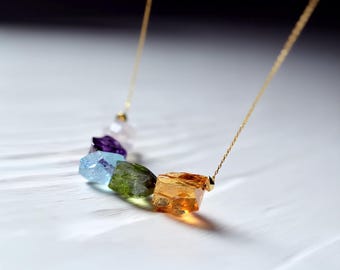 Collana di cristallo di manifestazione, gioielli di intenzione personalizzati per energia e allineamento