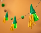 St Patricks day gnome banner - Irish garland decorations for a tree with felt and yarn pom poms, rattan balls and wood beads