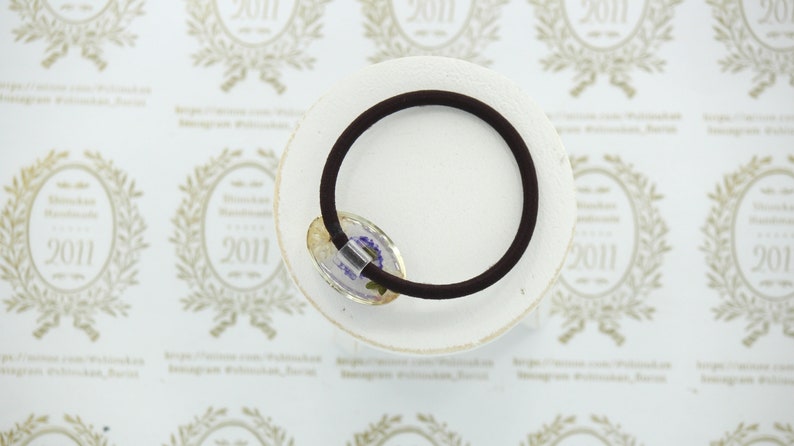 Handmade resin Hair elastic with real flowers Hepatica