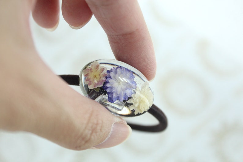 Handmade resin Hair elastic with real flowers Hepatica