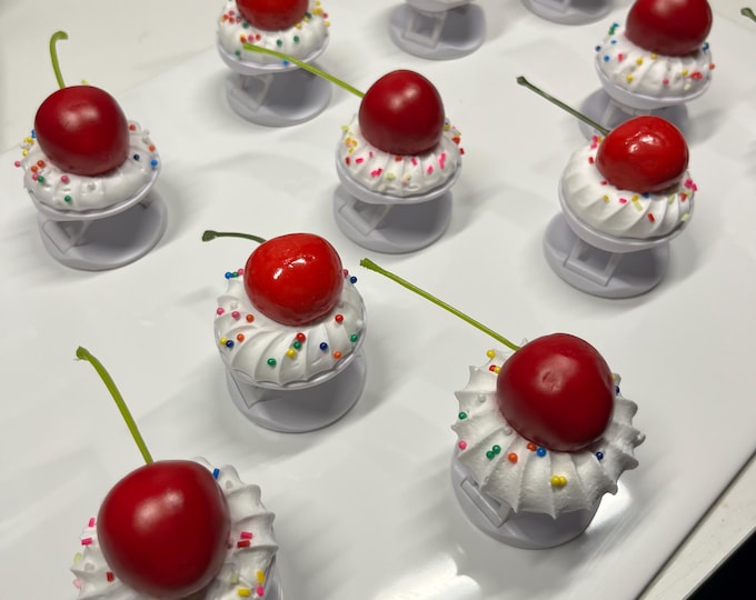 Fake Frosting Phone Grip: Cherry Topping, Novelty Phone Stand