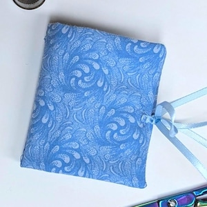 Blue Needle Book: Swirl Print Pocket Needle Organizer, Sewist Gift