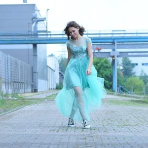 Ein helles mintfarbenes Kleid mit handgefertigten Sternen und | Etsy