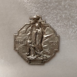 Vintage Religious Medallion Showing Lourdes Centennial 1858-1958, Possibly with Roman Catacomb Dirt