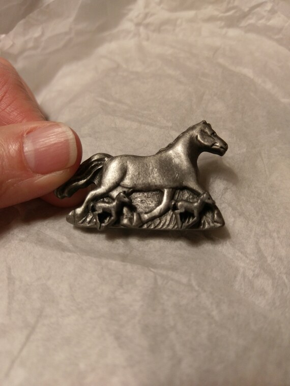 Vintage Unbranded Pewter Finish Mare Brooch with … - image 4