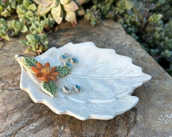 Adorable Vintage Leaf Shaped Trinket Dish