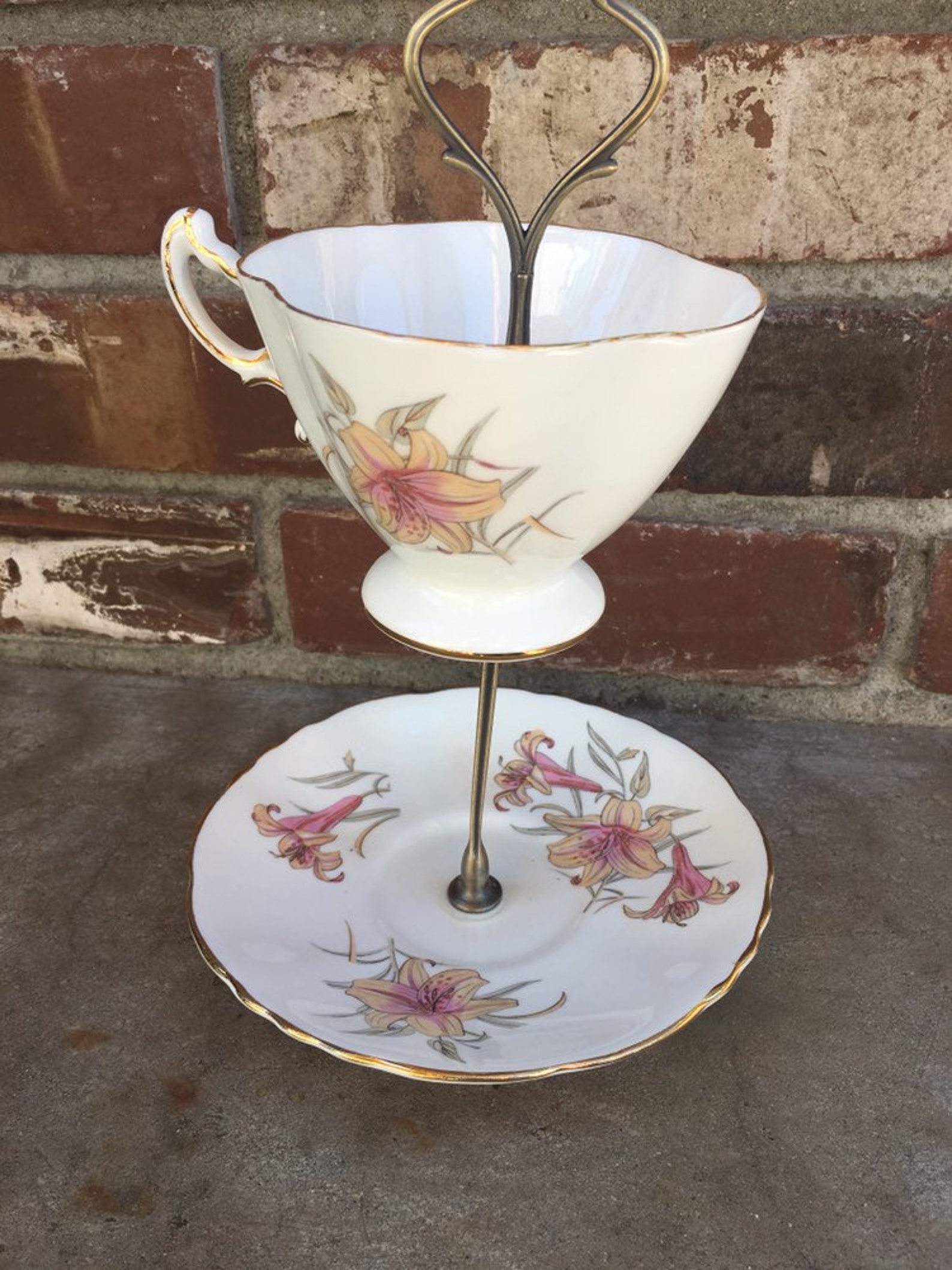 Tea Cup and Saucer Display Etsy