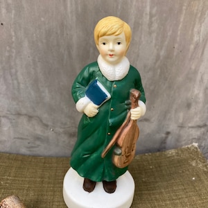 Vintage Caroler with Violin Figurine