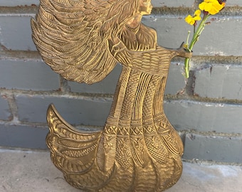 Inciensero o florero antiguo de latón macizo con forma de ángel, 30 cm de altura.