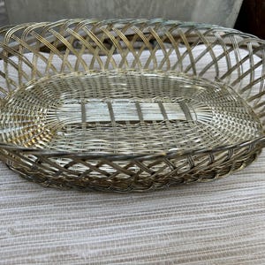 Gorgeous Wire Metal Woven Oval Vintage Basket