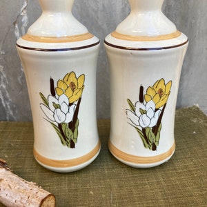 Vintage Floral Salt And Pepper Shakers