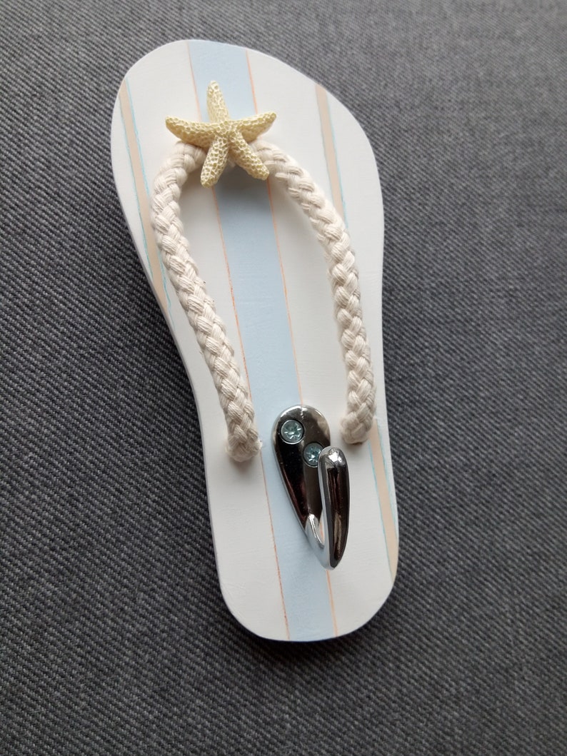 Single Flip flop Coat Hook with a star fish centre piece