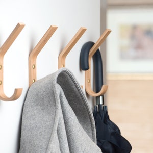 Juego de 4 ganchos de pared simples montados en madera para organizar el almacenamiento en estilo escandinavo
