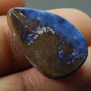 34-karaats kei opaal fijn glad cabochon mooie vorm 16 x 26 x 8 mm