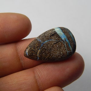 26-karaats kei opaal fijn glad cabochon mooie vorm 17 x 27 x 7 mm