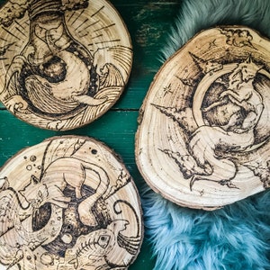 decorative chopping board natural circular section zest, fire engraving animal series of legends