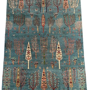 Oriental Stunning Hand knotted wool area rug.